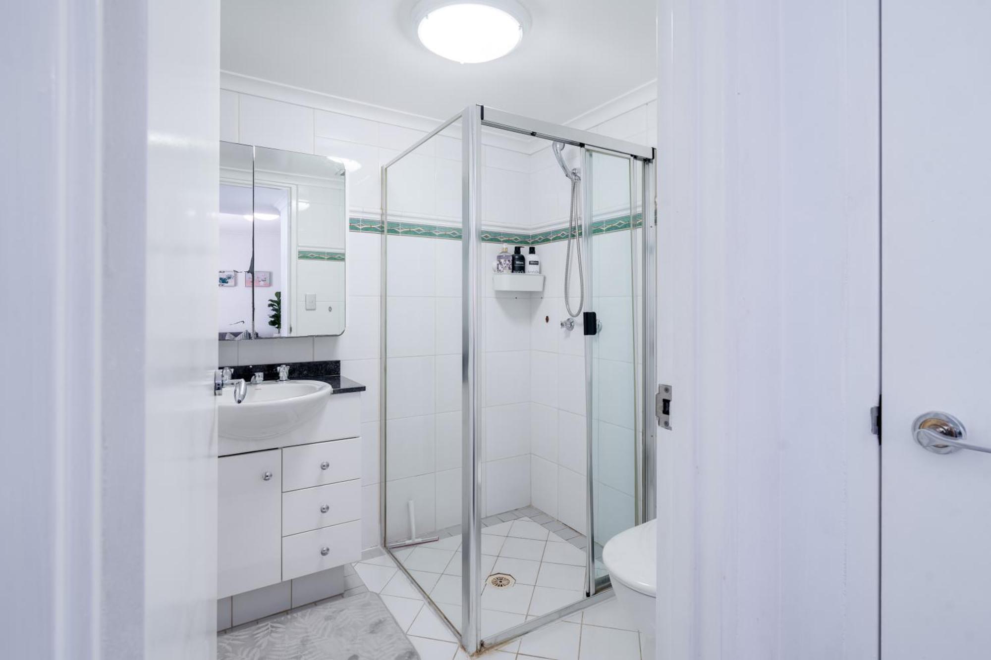 Apartment Spacious And Charming 2 Bedroom Rosebery *
