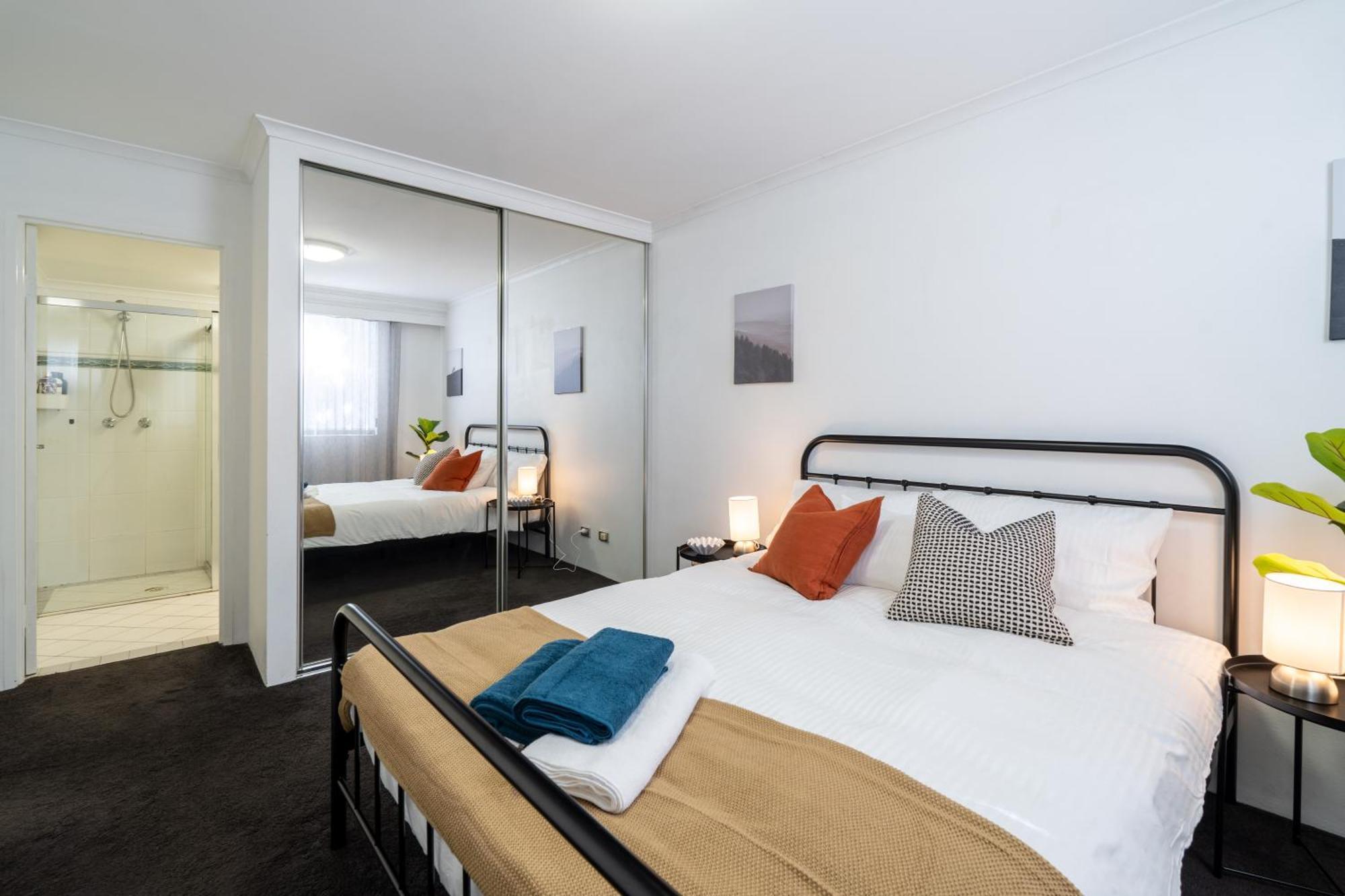 Spacious And Charming 2 Bedroom Rosebery Apartment