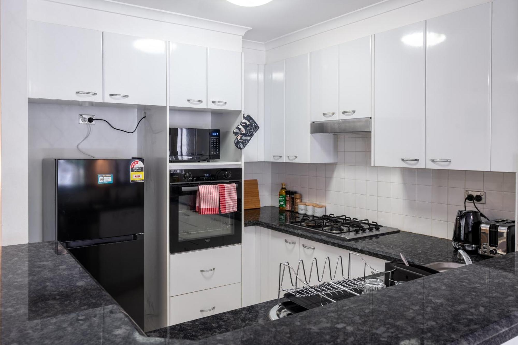 Apartment Spacious And Charming 2 Bedroom Rosebery Sydney