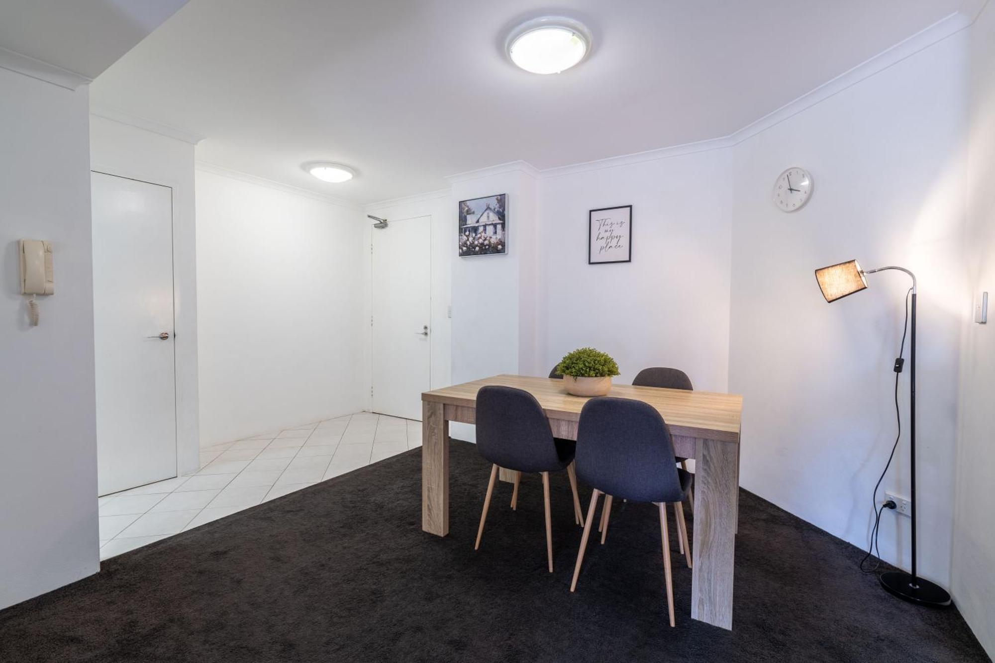 Spacious And Charming 2 Bedroom Rosebery Apartment