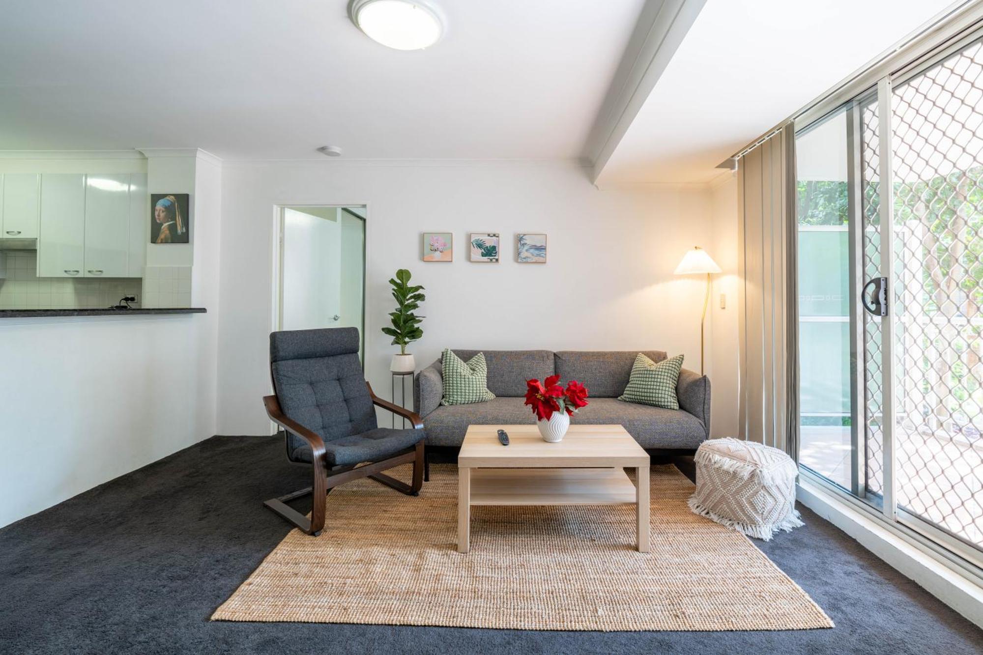 Apartment Spacious And Charming 2 Bedroom Rosebery *