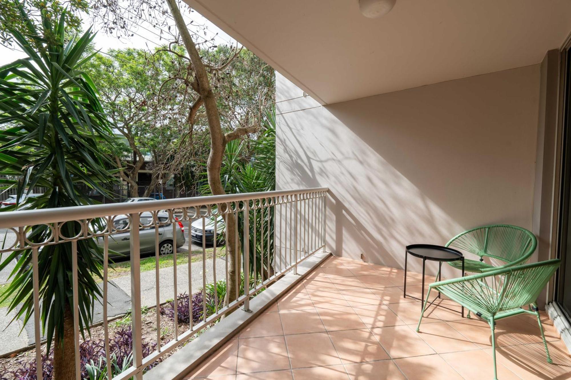 Spacious And Charming 2 Bedroom Rosebery Sydney
