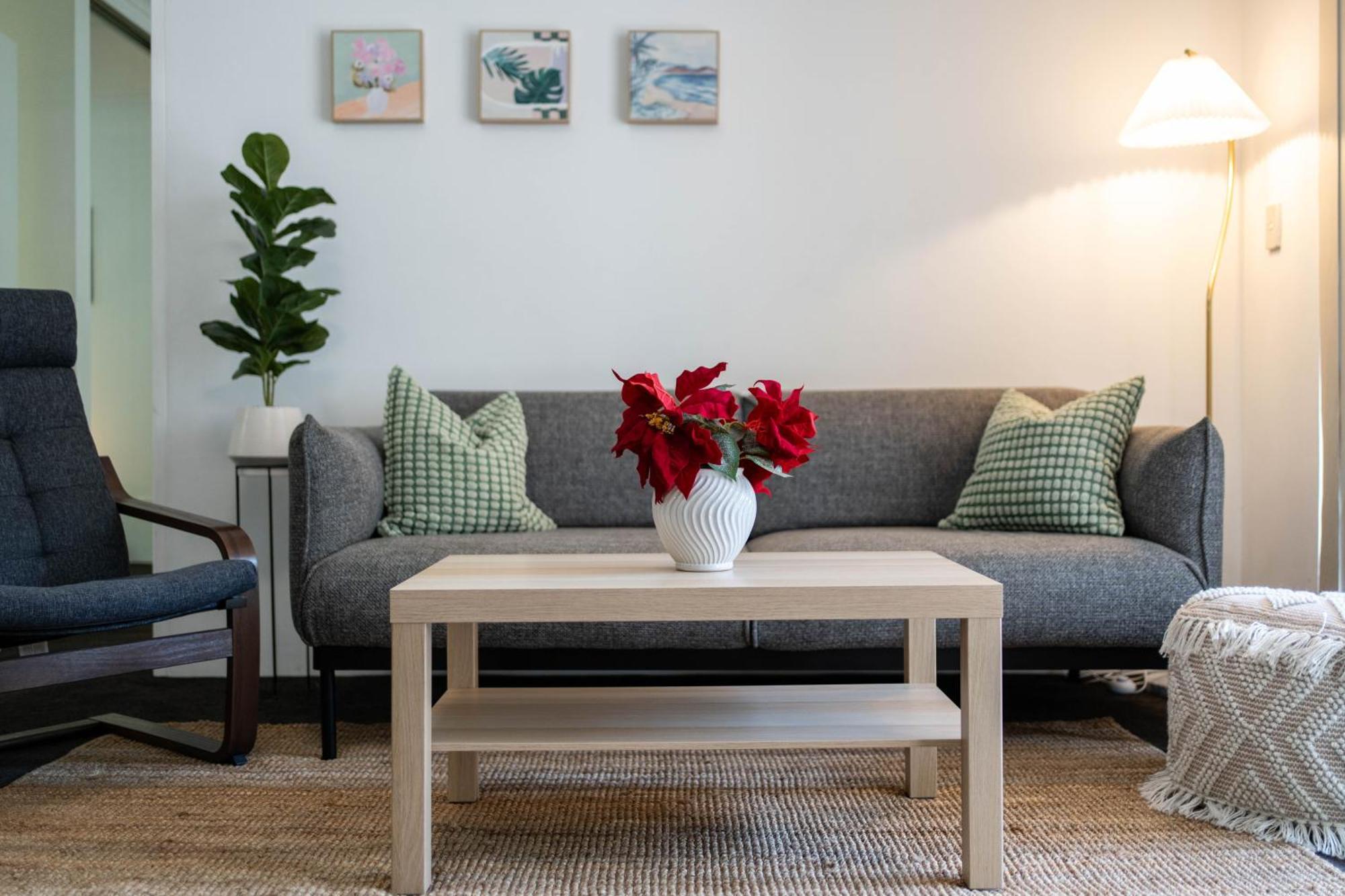 Spacious And Charming 2 Bedroom Rosebery