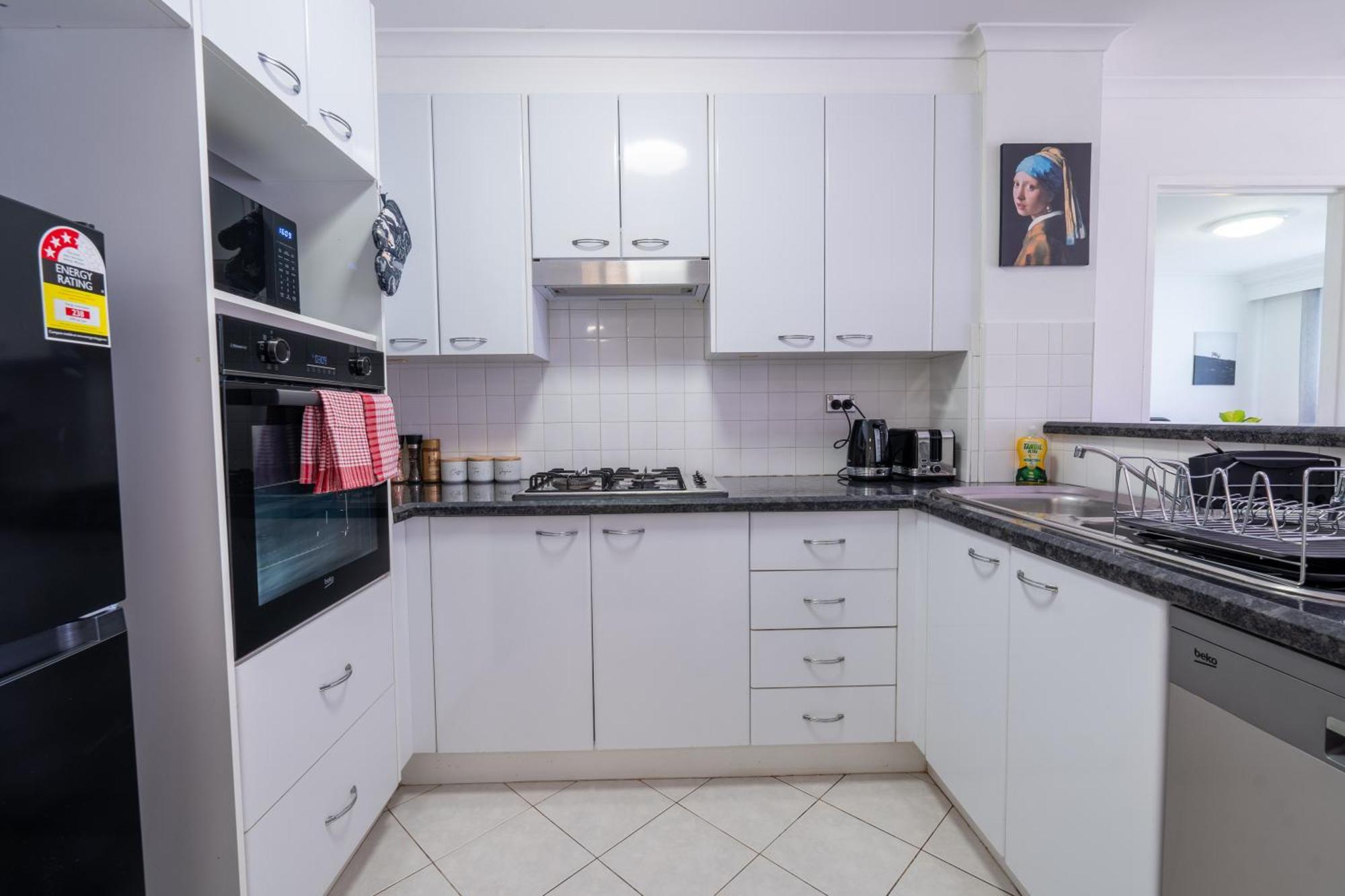 Spacious And Charming 2 Bedroom Rosebery Apartment Sydney