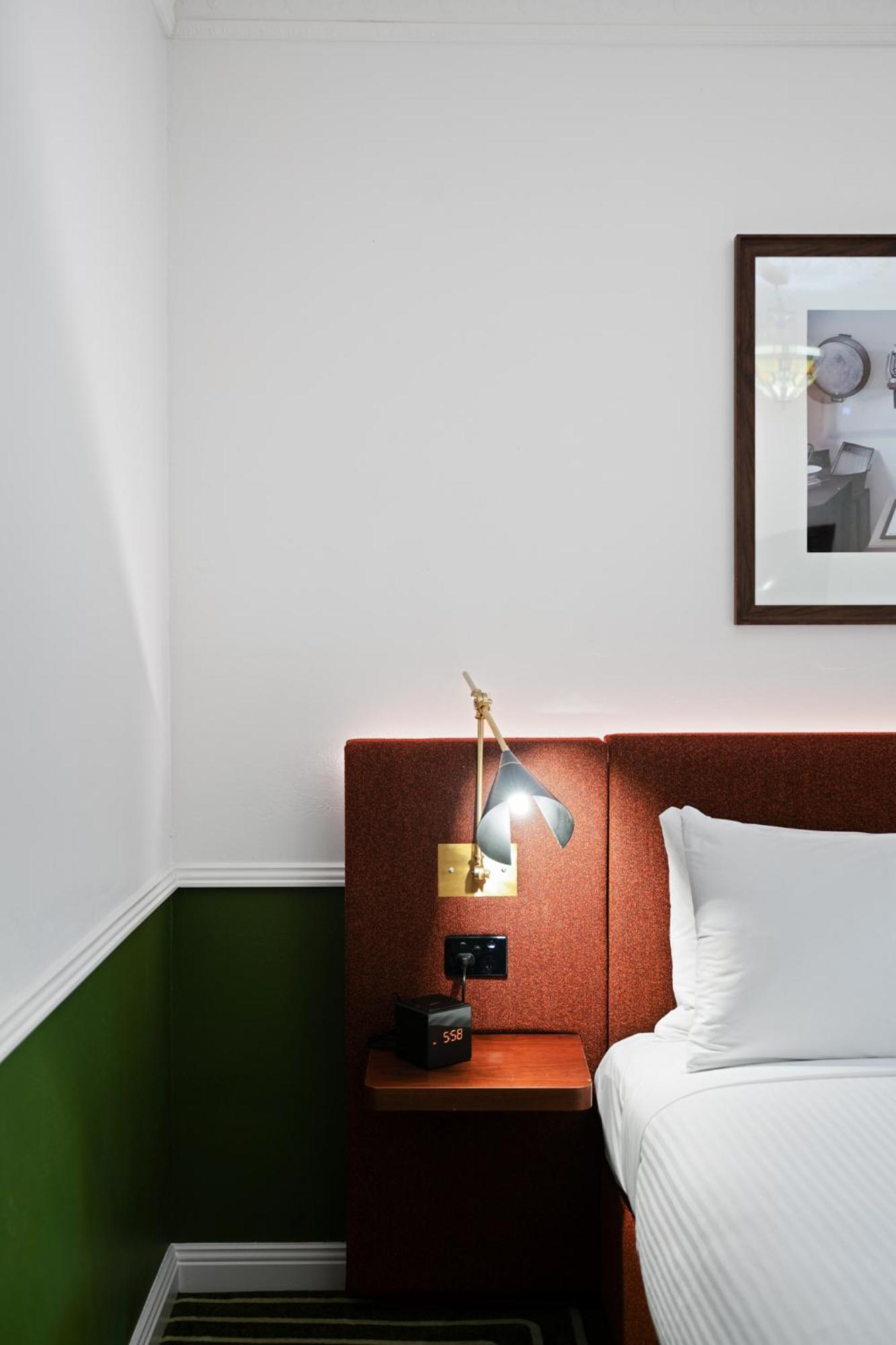Silkari The Charrington At Chatswood Hotel 4*
