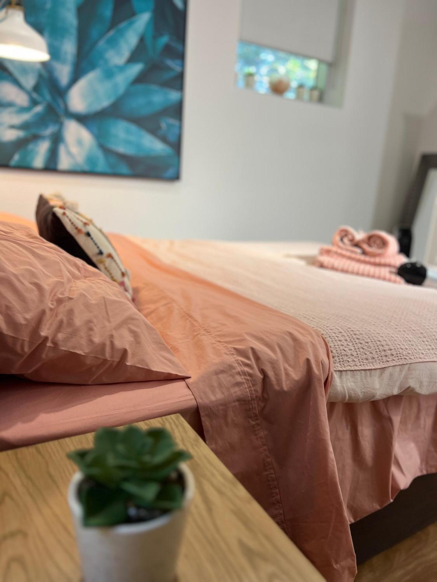 Bondi Stylish Bedroom Close To The Sydney