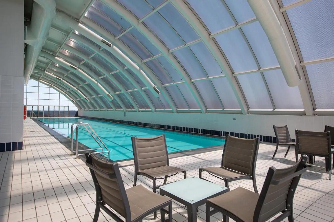 Stunning Darling Harbour View & Parking Apartment