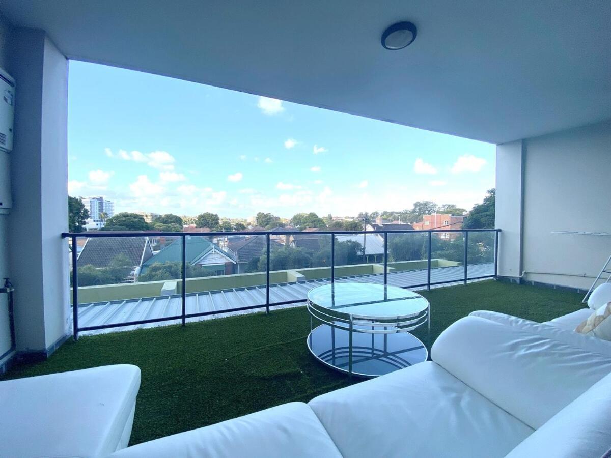 A Cozy 2b2b Near Airport & Train Station