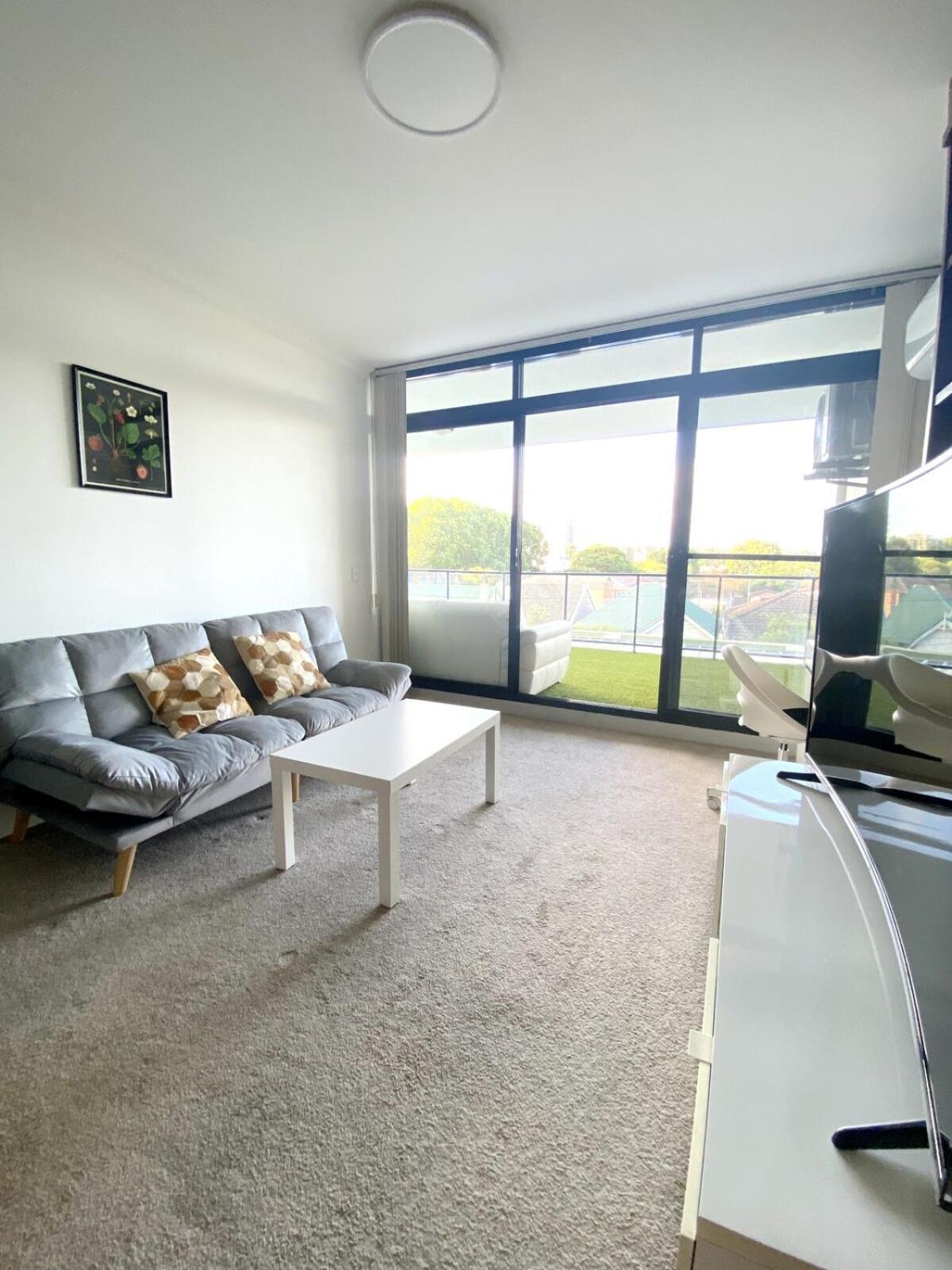 Apartment A Cozy 2b2b Near Airport & Train Station