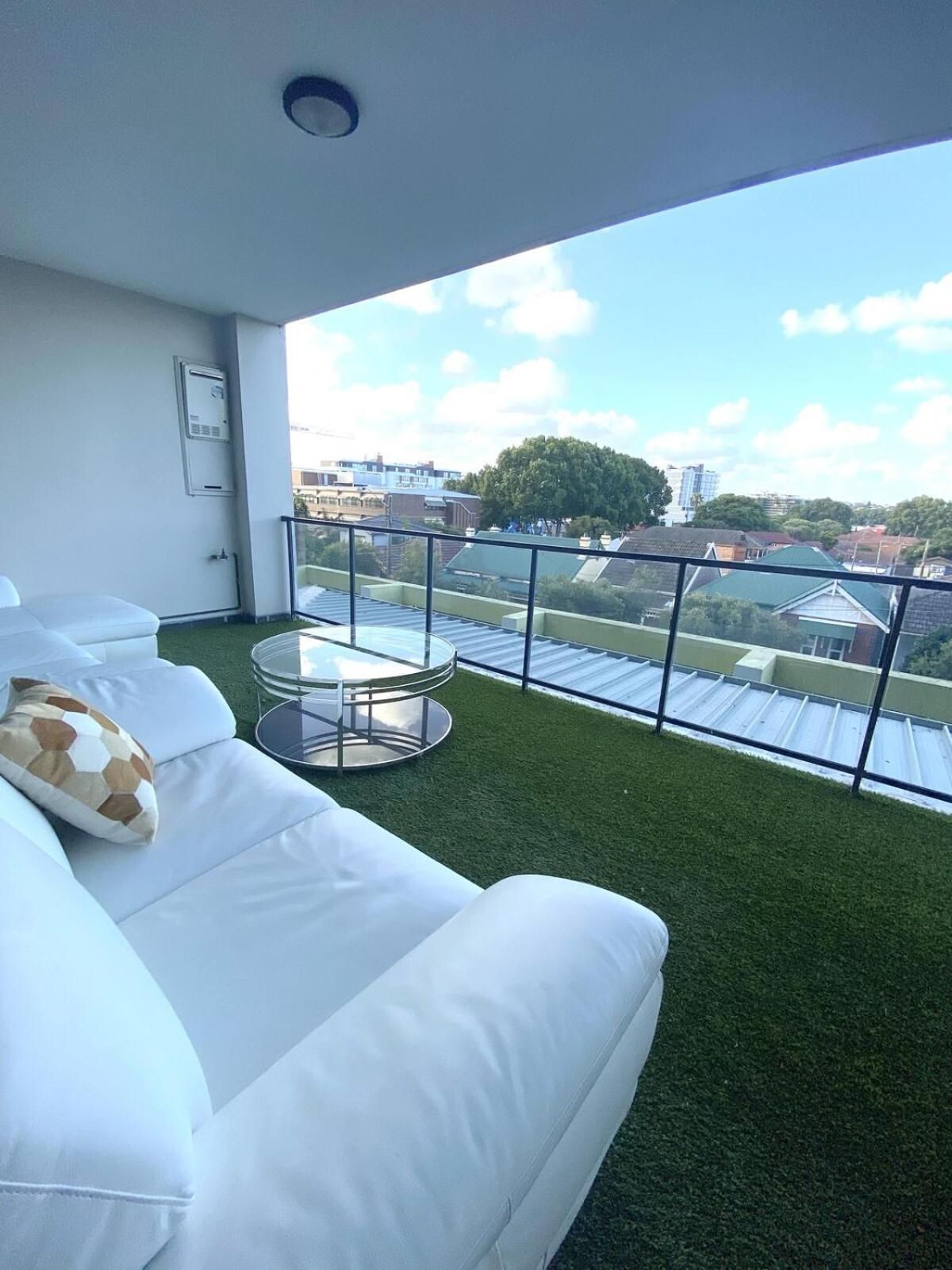 A Cozy 2b2b Near Airport & Train Station Apartment *
