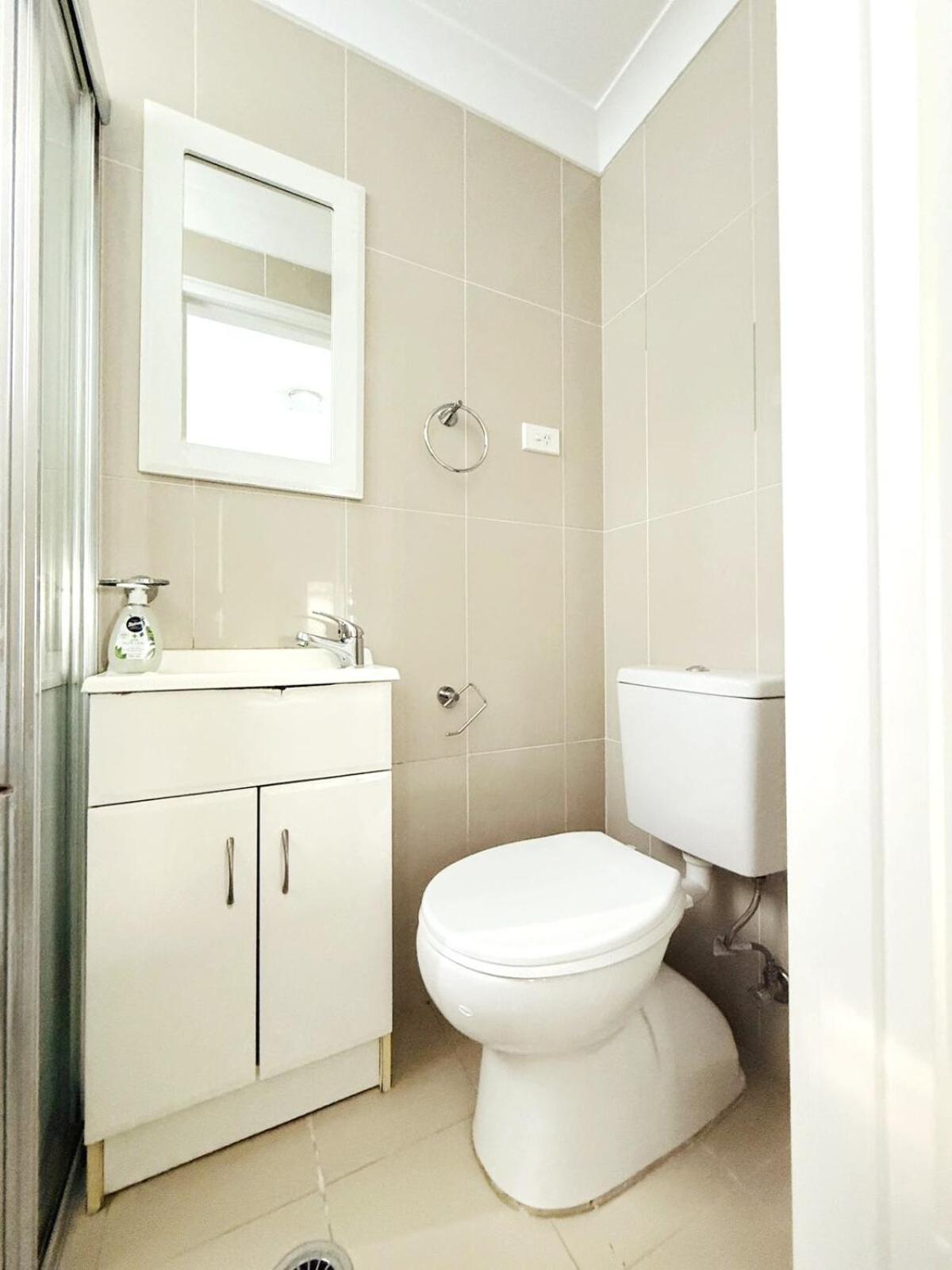 A Cozy 2b2b Near Airport & Train Station Sydney