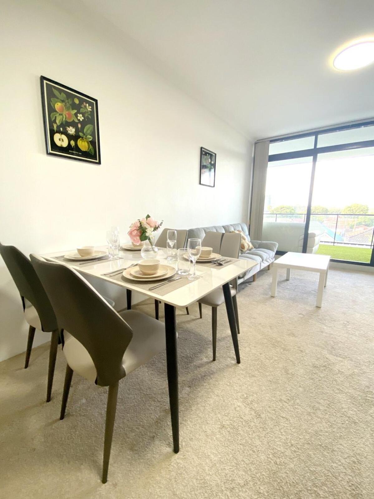 A Cozy 2b2b Near Airport & Train Station Apartment Sydney