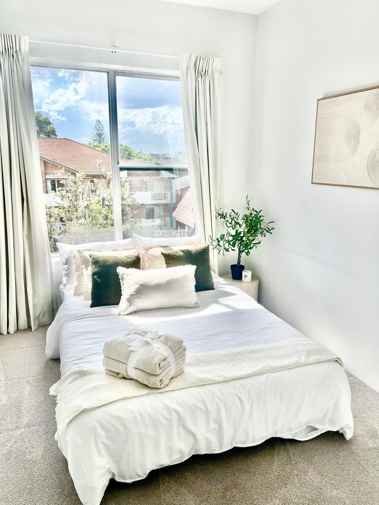 Modern 3br Beachside Oasis Apartment *