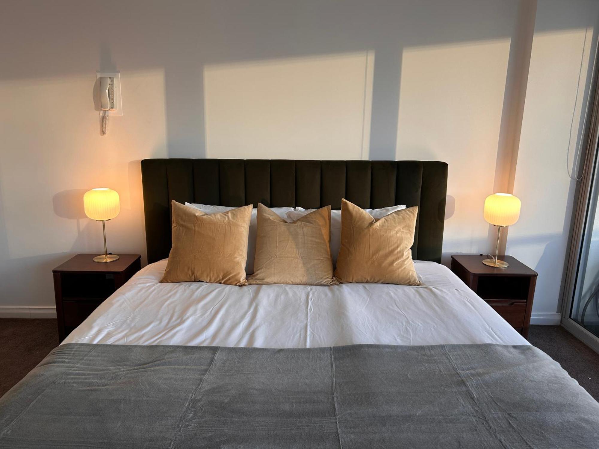 Fireworks, Views, Pool & Parking Apartment Sydney
