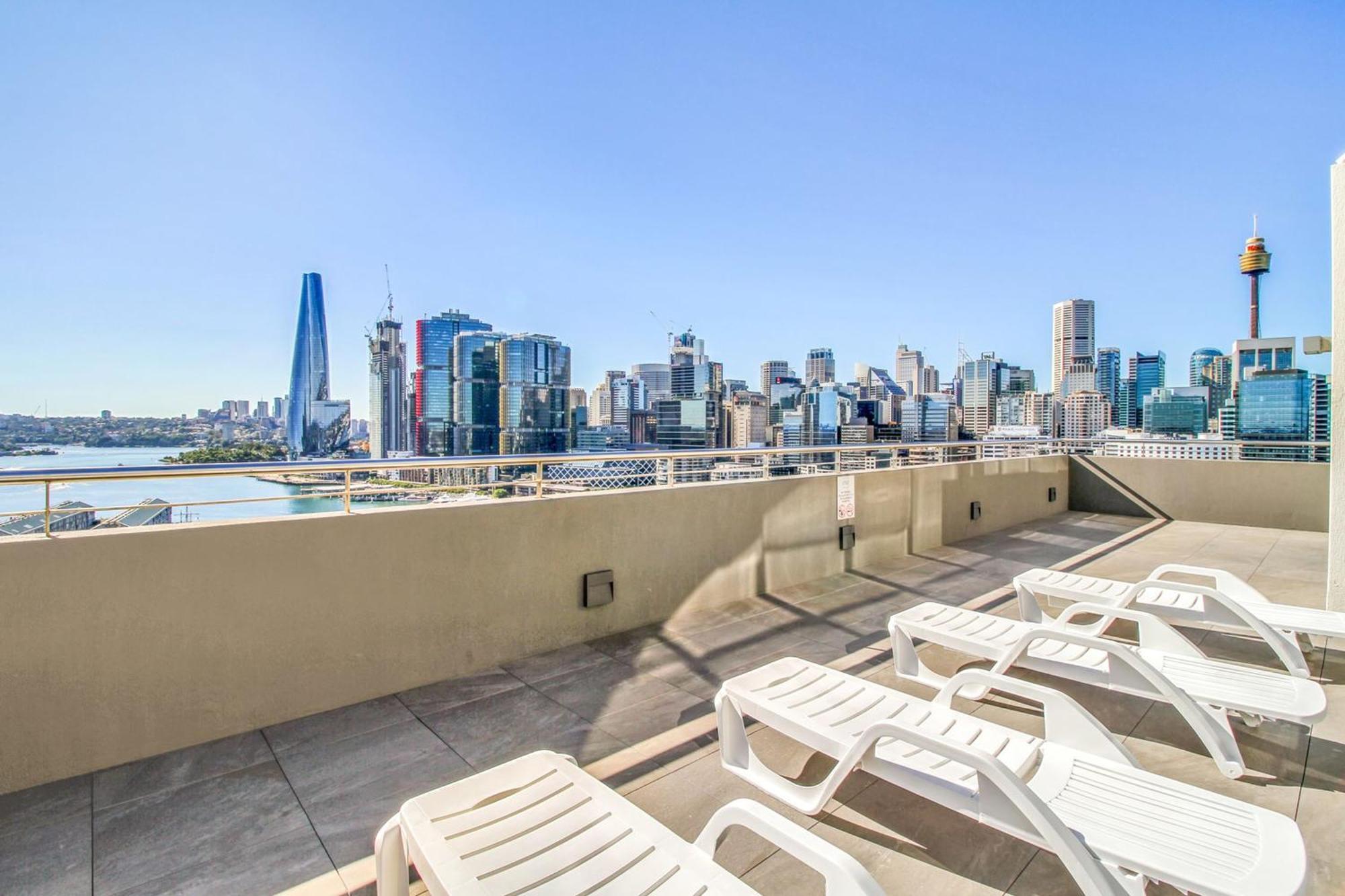 Apartment Fireworks, Views, Pool & Parking Sydney