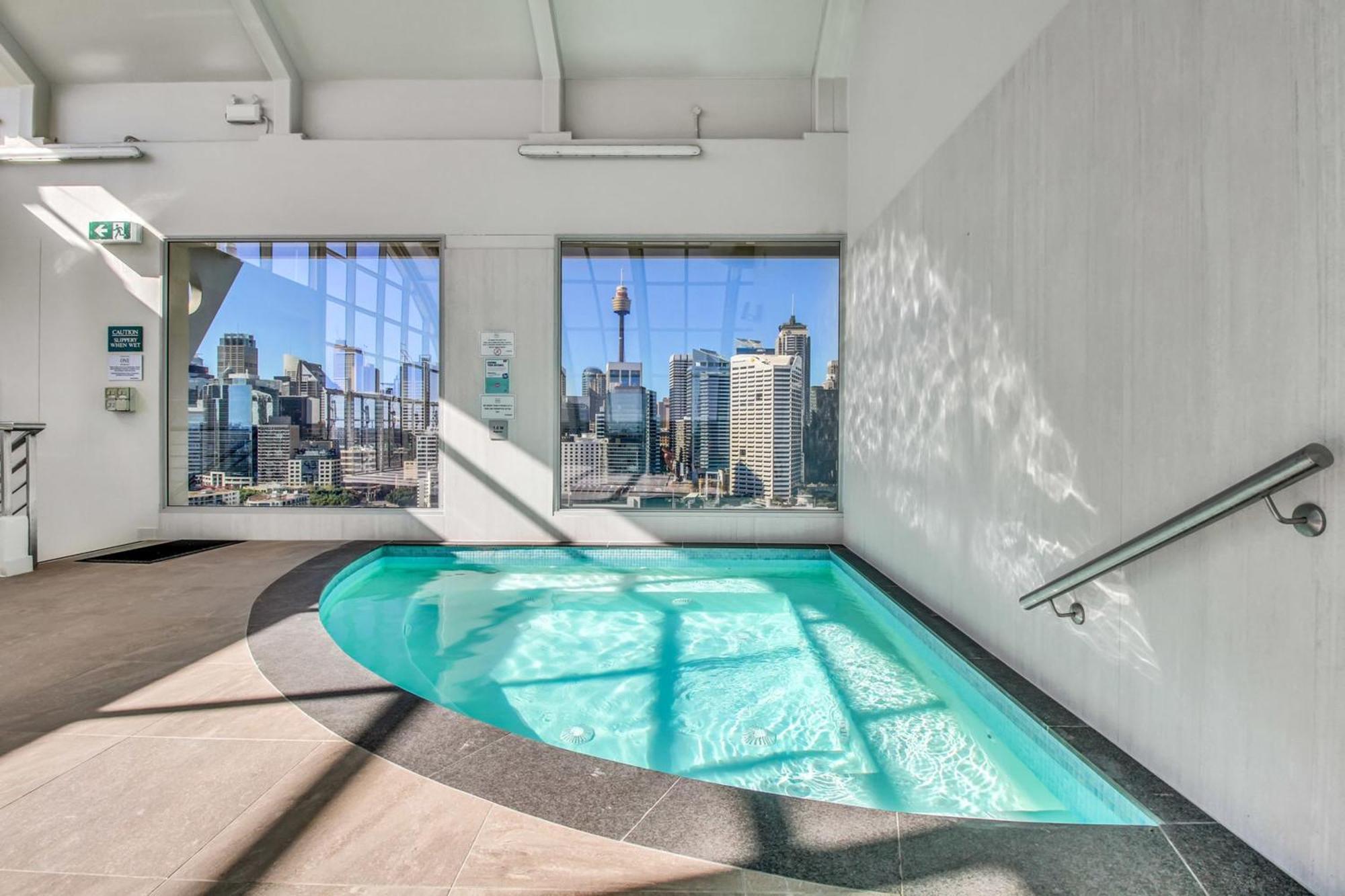 Fireworks, Views, Pool & Parking * Sydney
