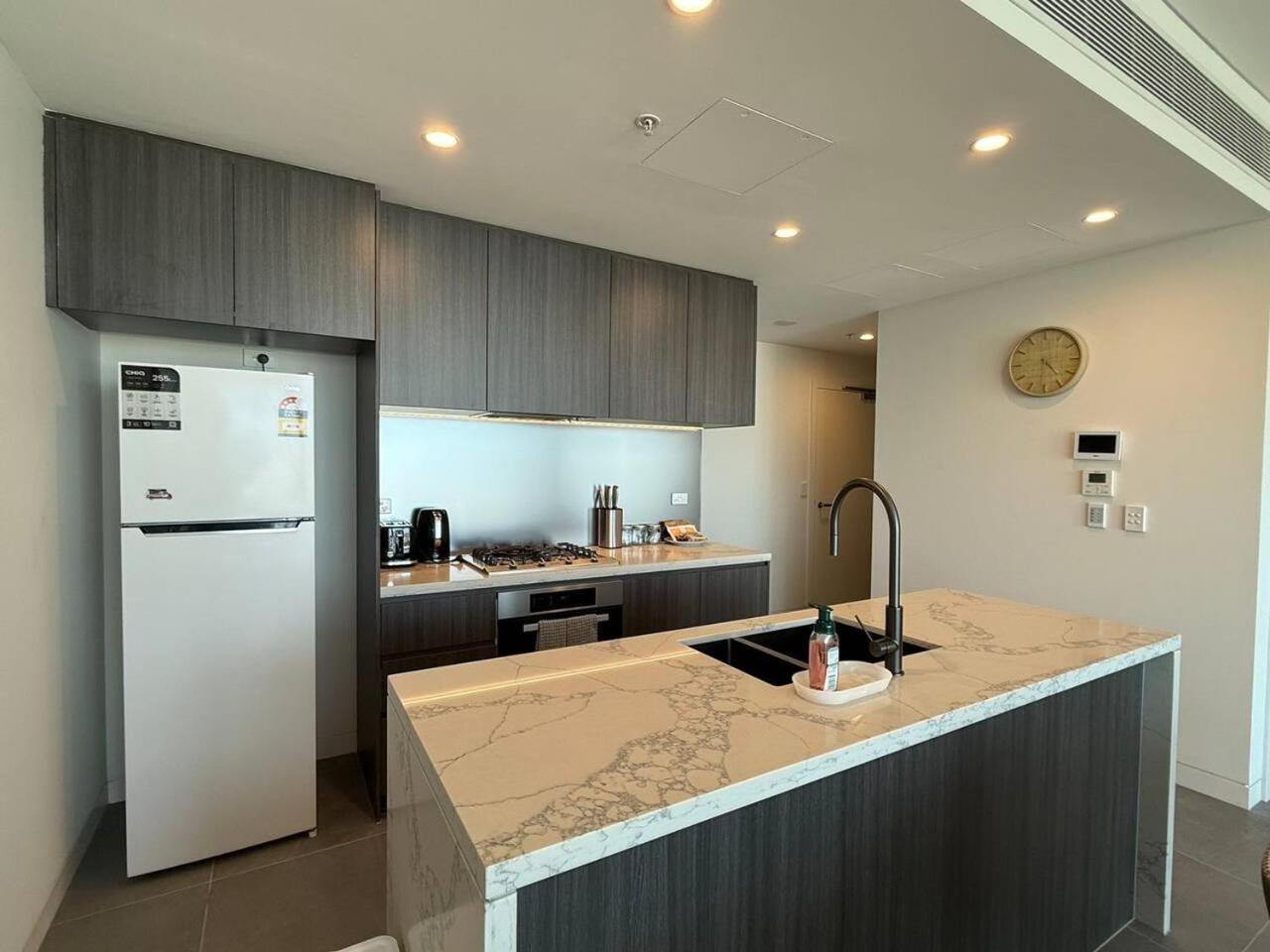 2br Close To Accor Stadium *