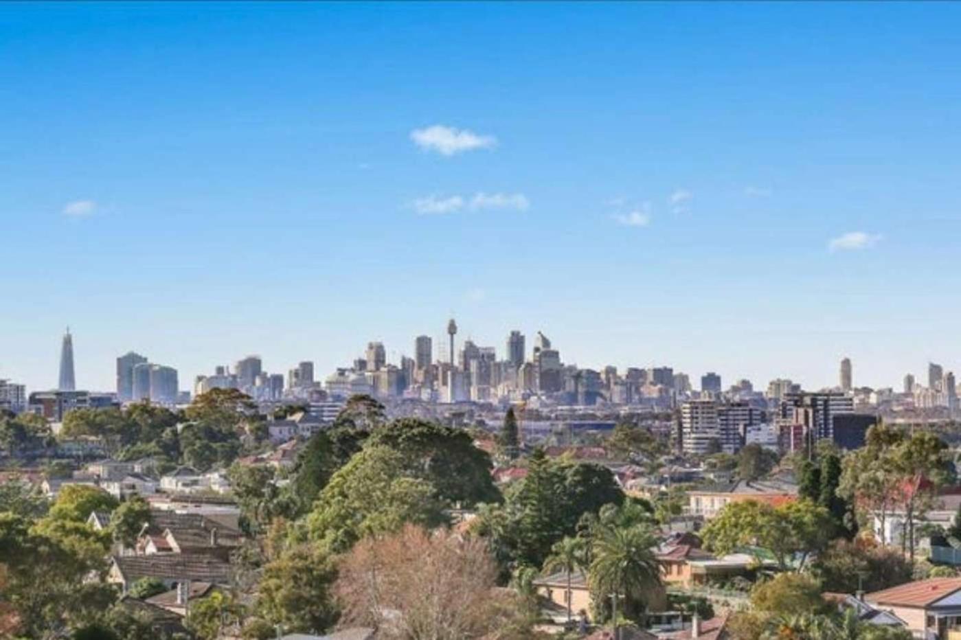 Penthouse In Rockdale Cbd Homestay