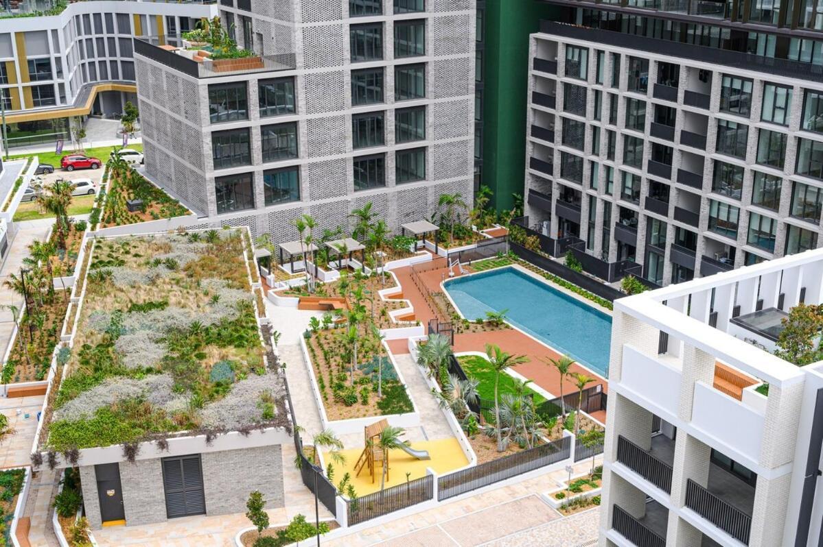 Apartment Olympic Park Modern Near Train Shops With Pool