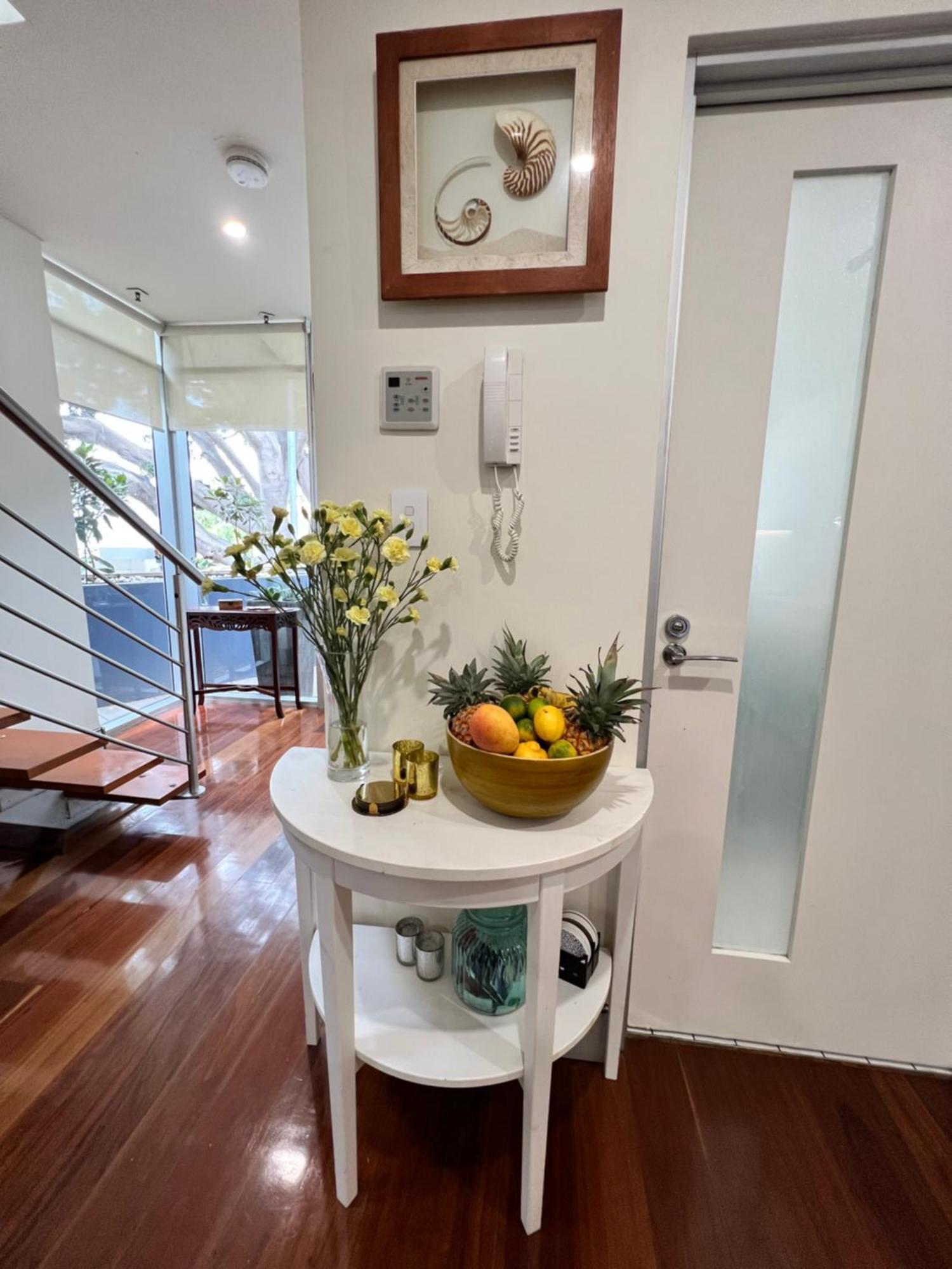 Bondi Stylish Bedroom Close To The Apartment
