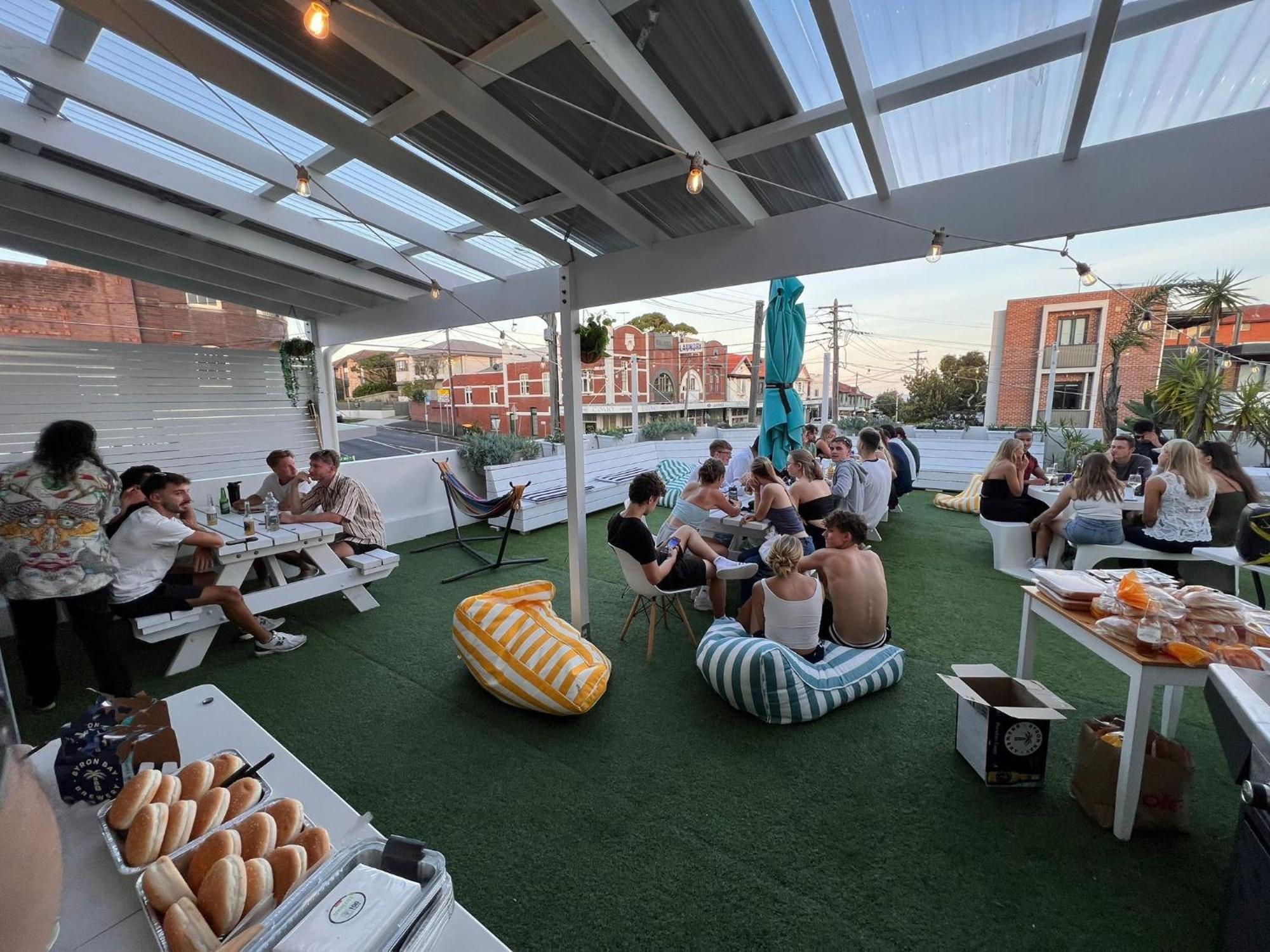 Little Coogee Hotel Hostel Sydney