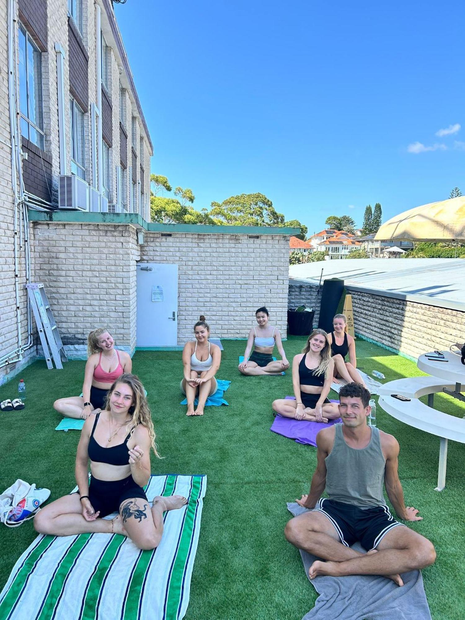 Little Coogee Hotel *