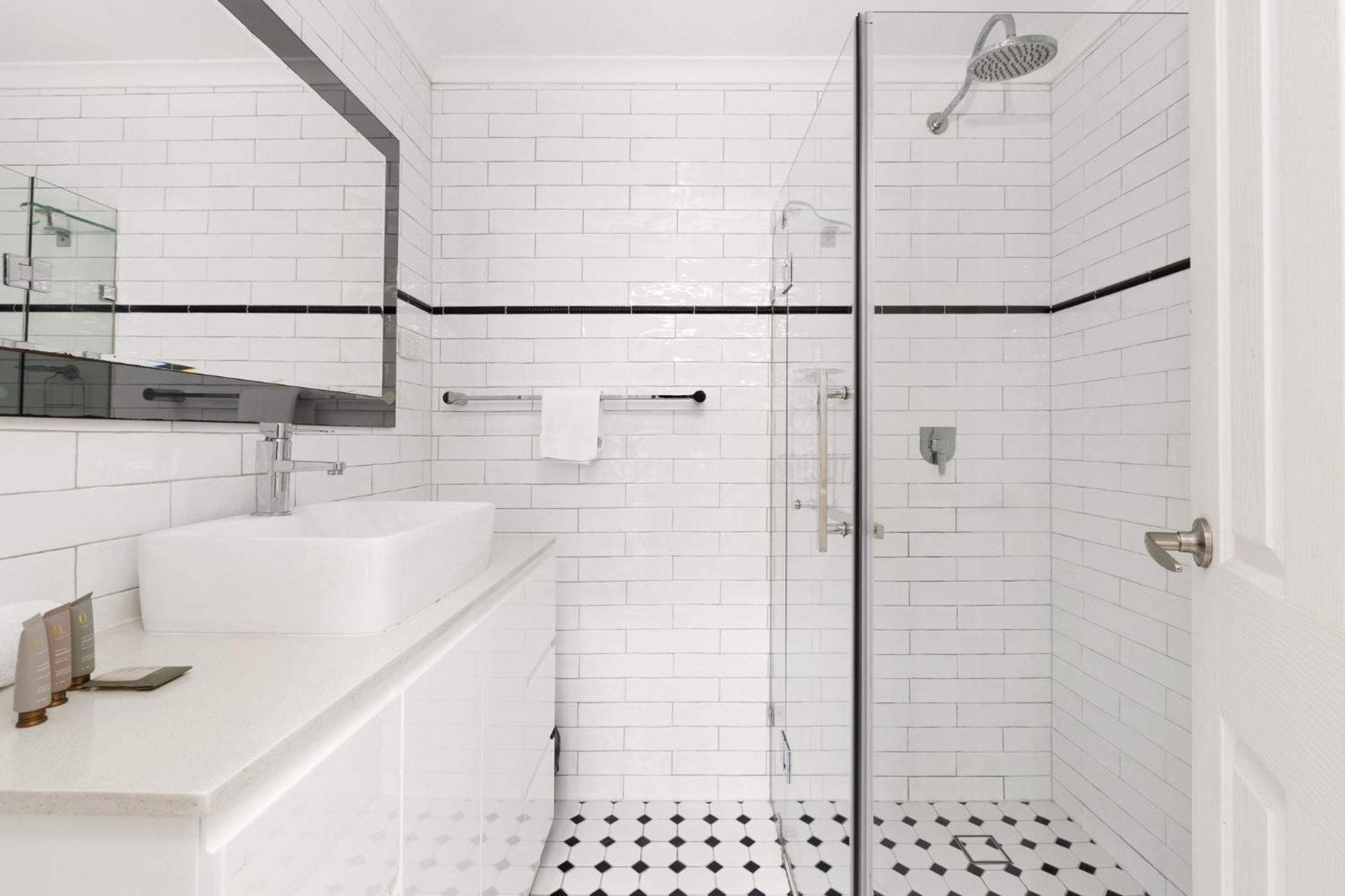 Quaint 3-bed Heritage In The Heart Of *