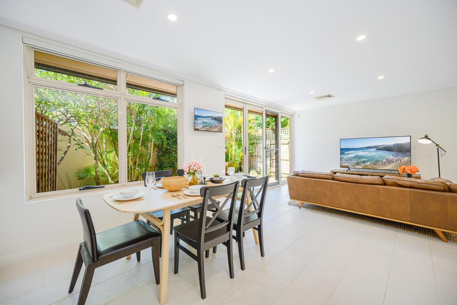 North 3br Walk To Metro Train Holiday home