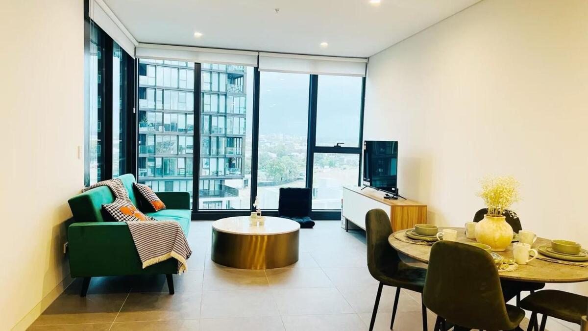 Modern Apartment With Pool View Sydney