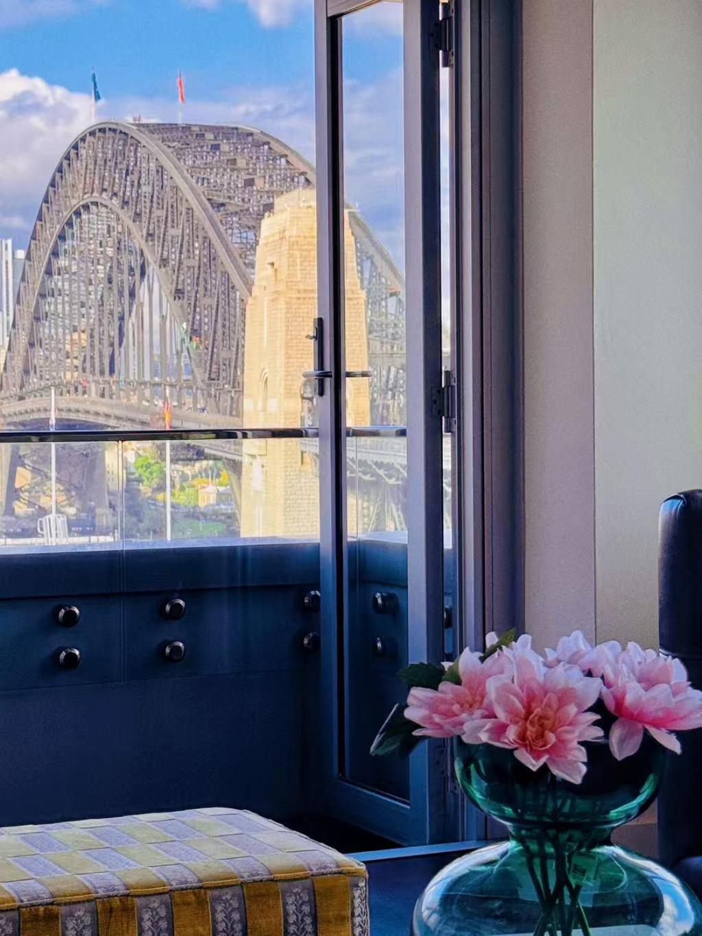 Harbour And Cbd View Penthouse With Free Parking Apartment Sydney