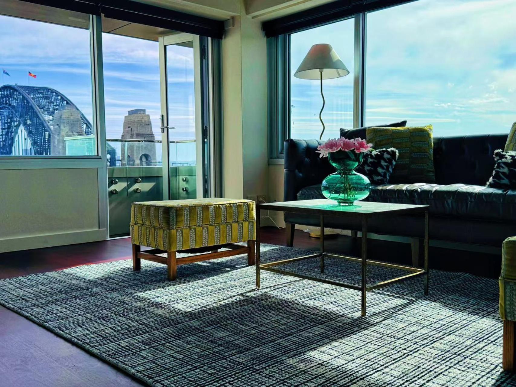 Harbour And Cbd View Penthouse With Free Parking *