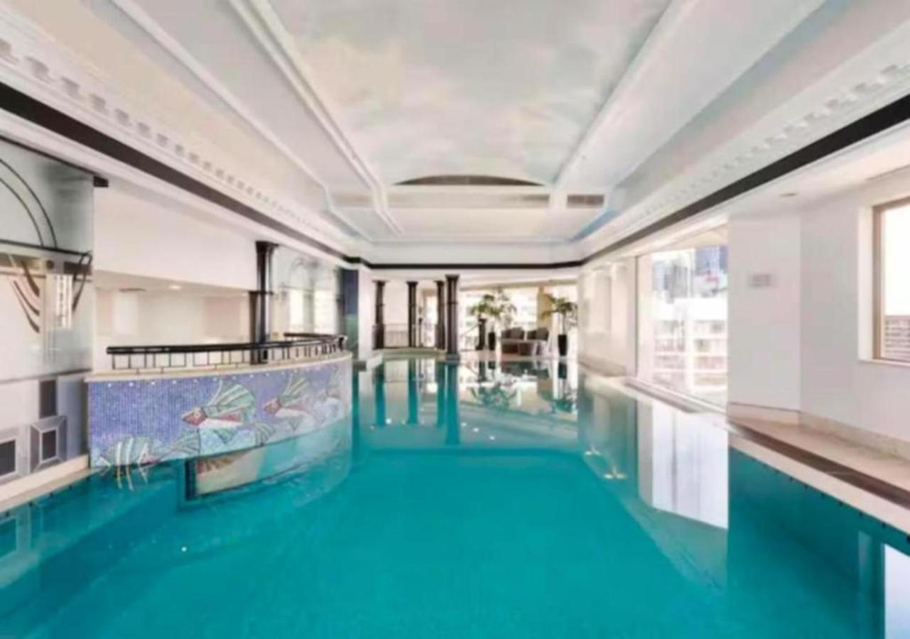 With Pool, Sauna & Gym Sydney