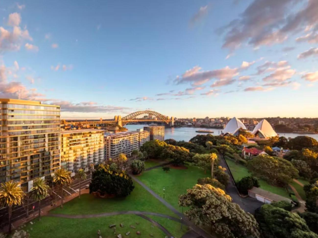 Luxurious Only 250m Walk To Opera House Sydney
