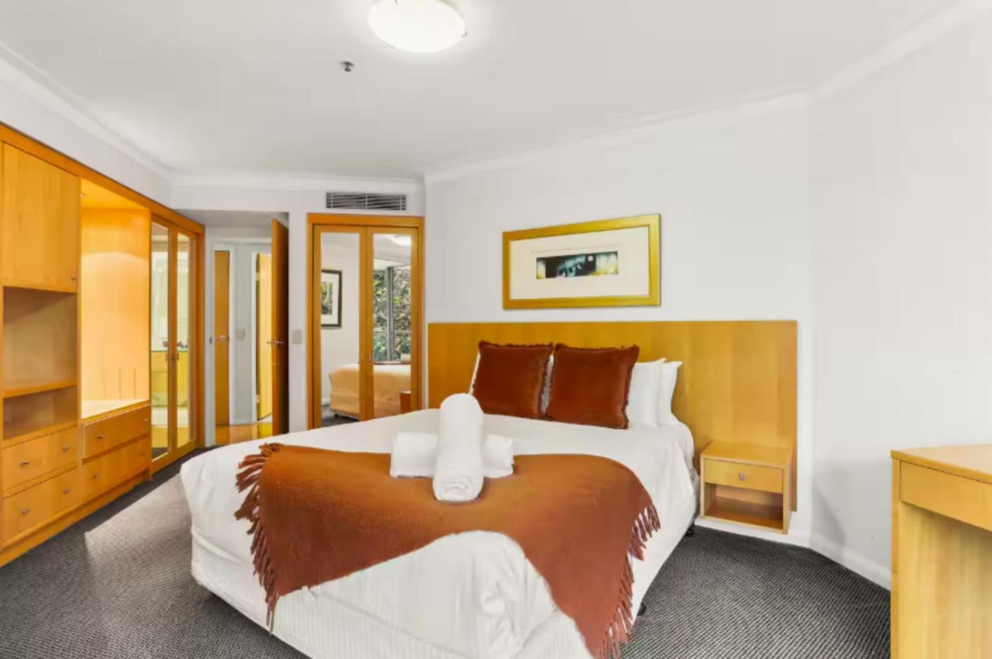 Luxurious Only 250m Walk To Opera House Sydney