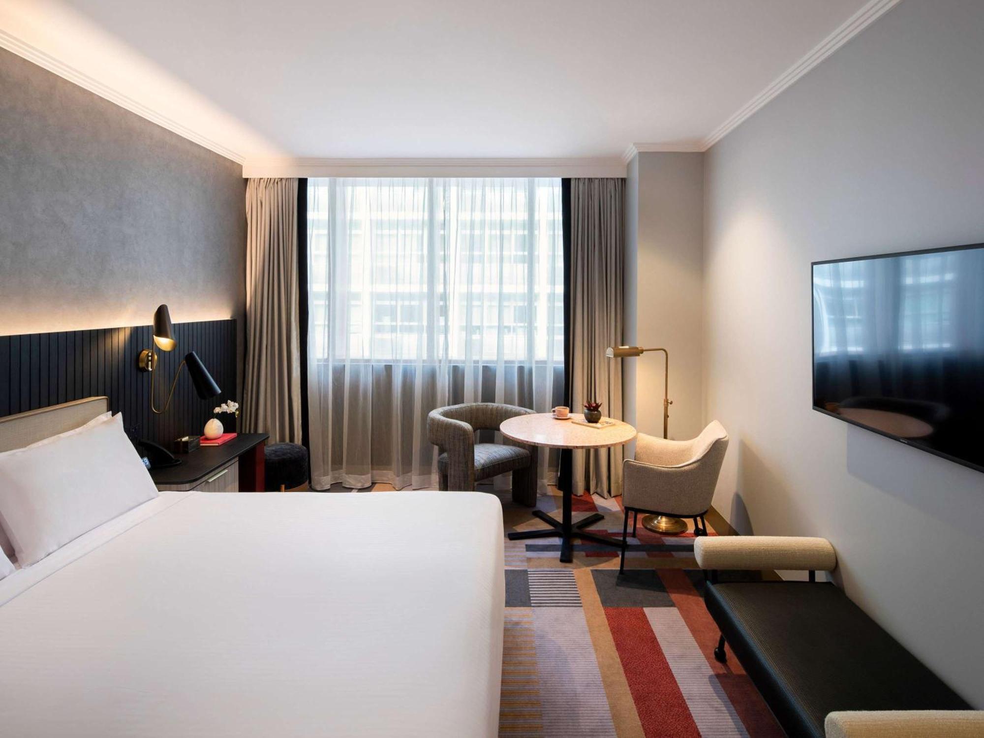 Mercure Martin Place 4*