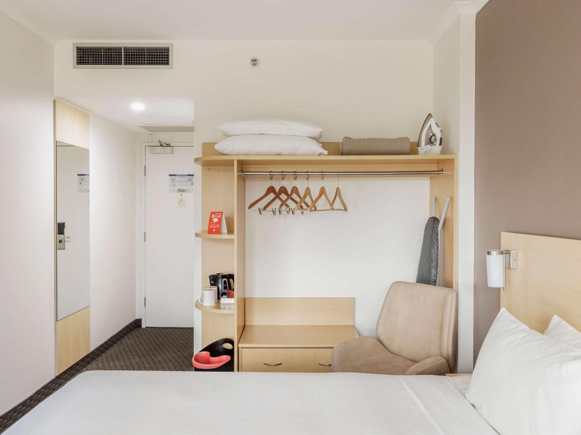 Ibis Olympic Park Hotel 3*