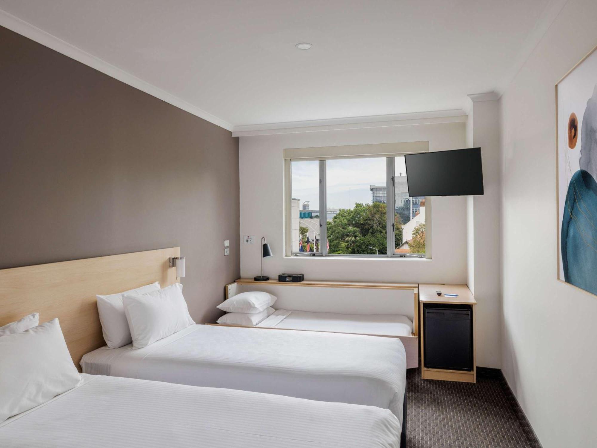 Ibis Olympic Park 3*