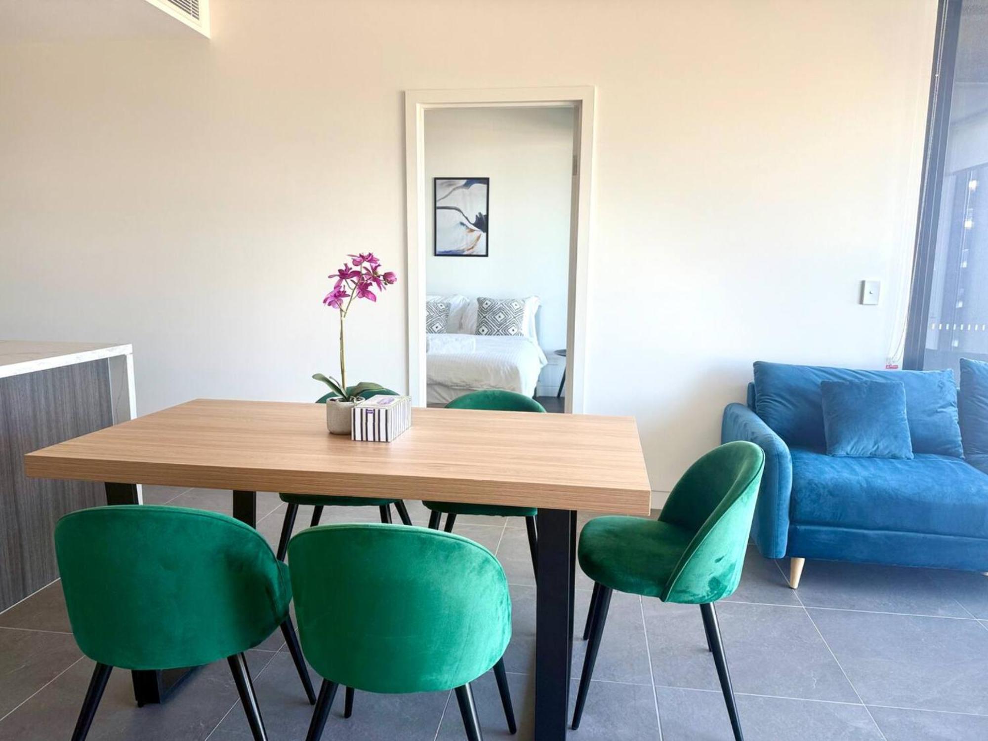 New Olympic Park 2 Bedroom -pool Gym Parking 9 Apartment Sydney