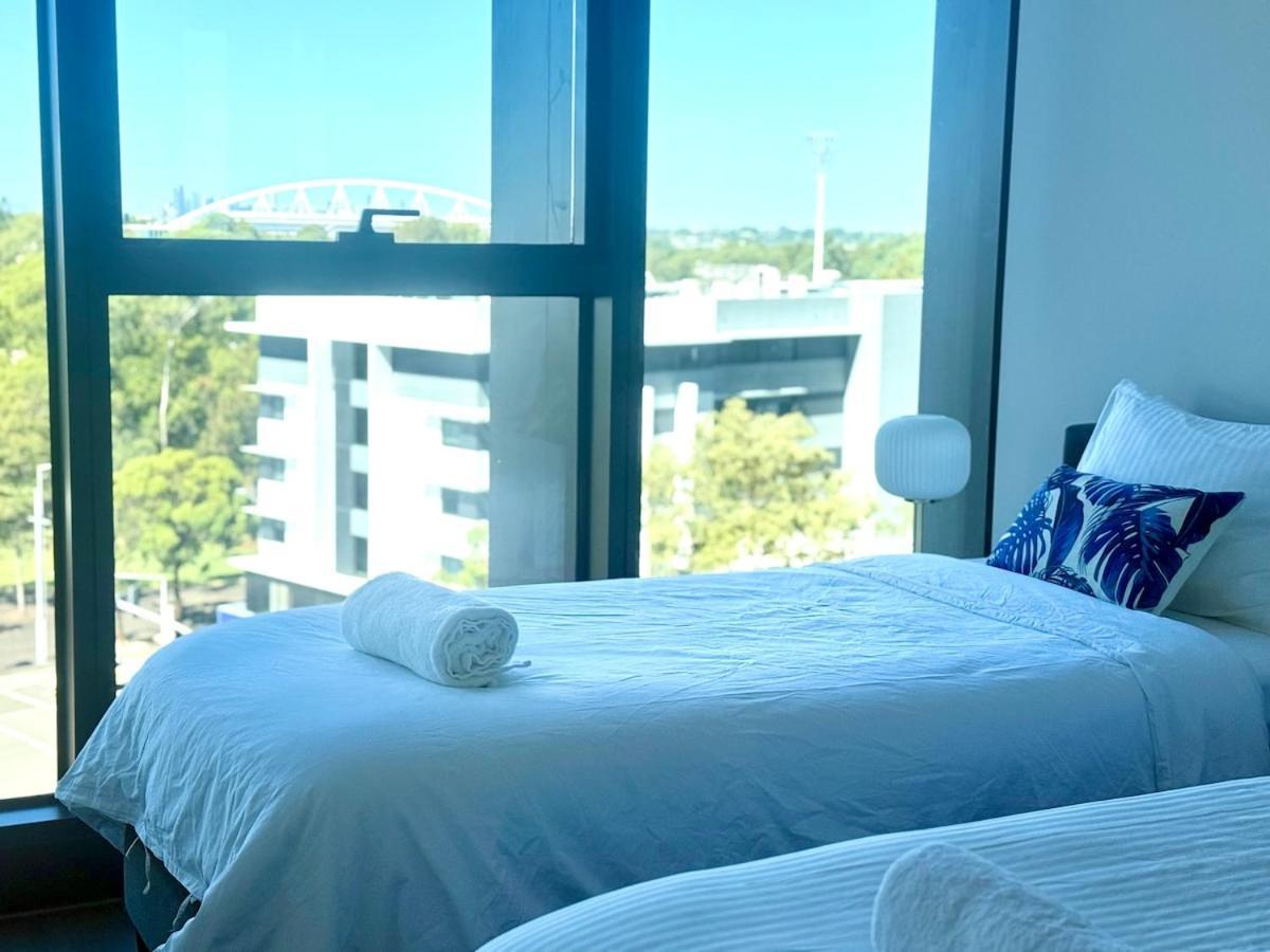 Apartment New Olympic Park 2 Bedroom -pool Gym Parking 9 *
