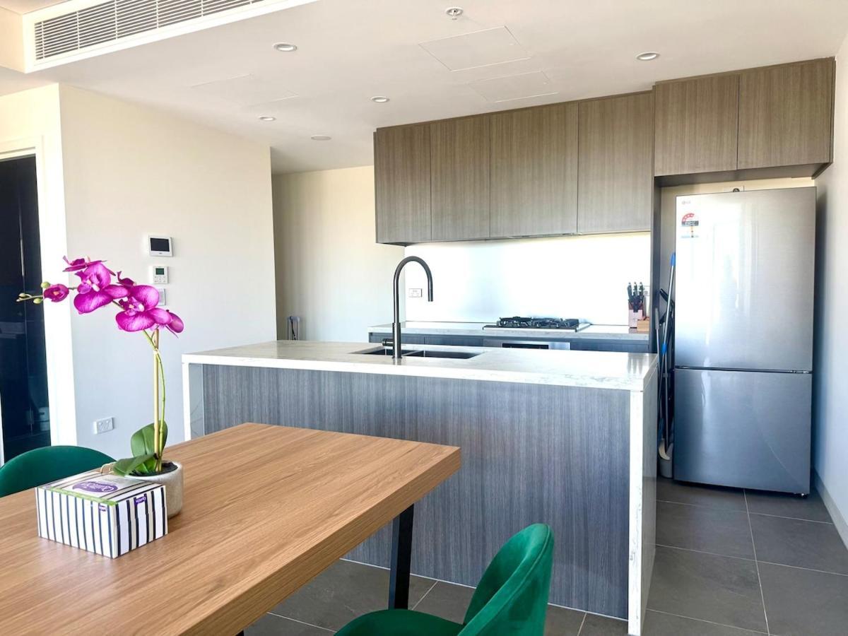 New Olympic Park 2 Bedroom -pool Gym Parking 9 * Sydney