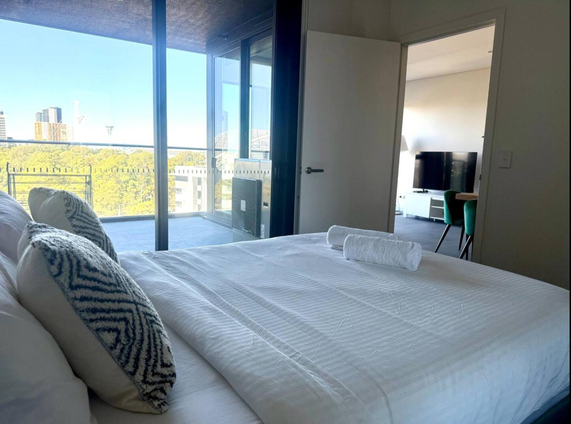 New Olympic Park 2 Bedroom -pool Gym Parking 9 Apartment Sydney