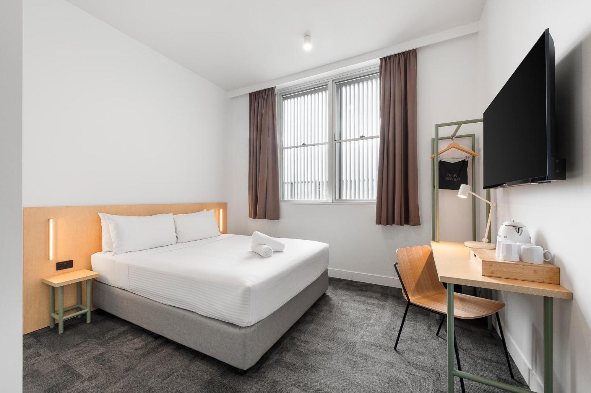 Yha Harbour Hostel *