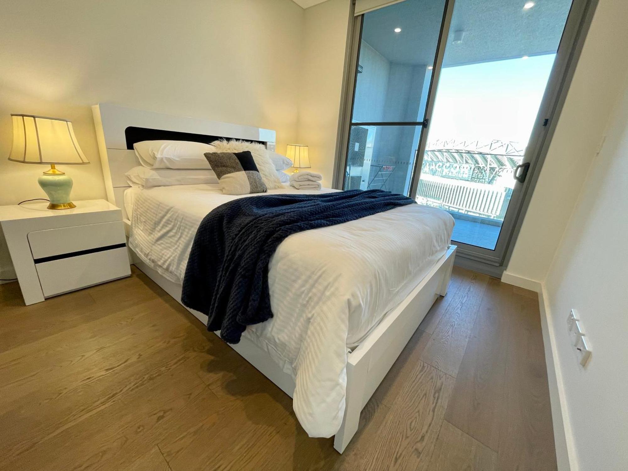 Apartment Olympic Park Delight - 2 Bdrm -parking - Views Sydney