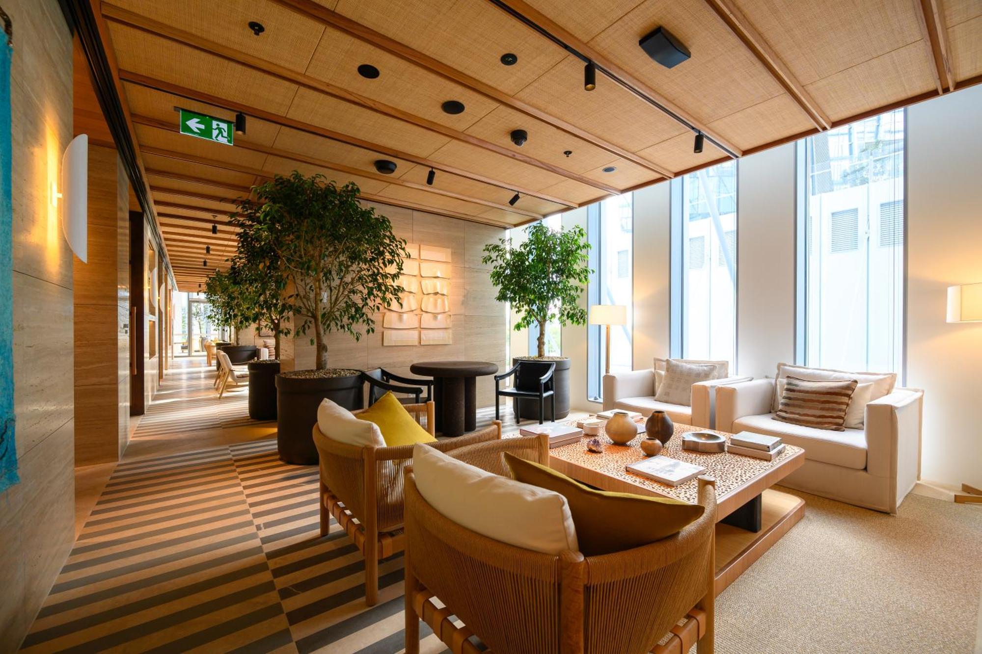 Waterfront Cbd Luxury 3br View & 2 Parkings Apartment