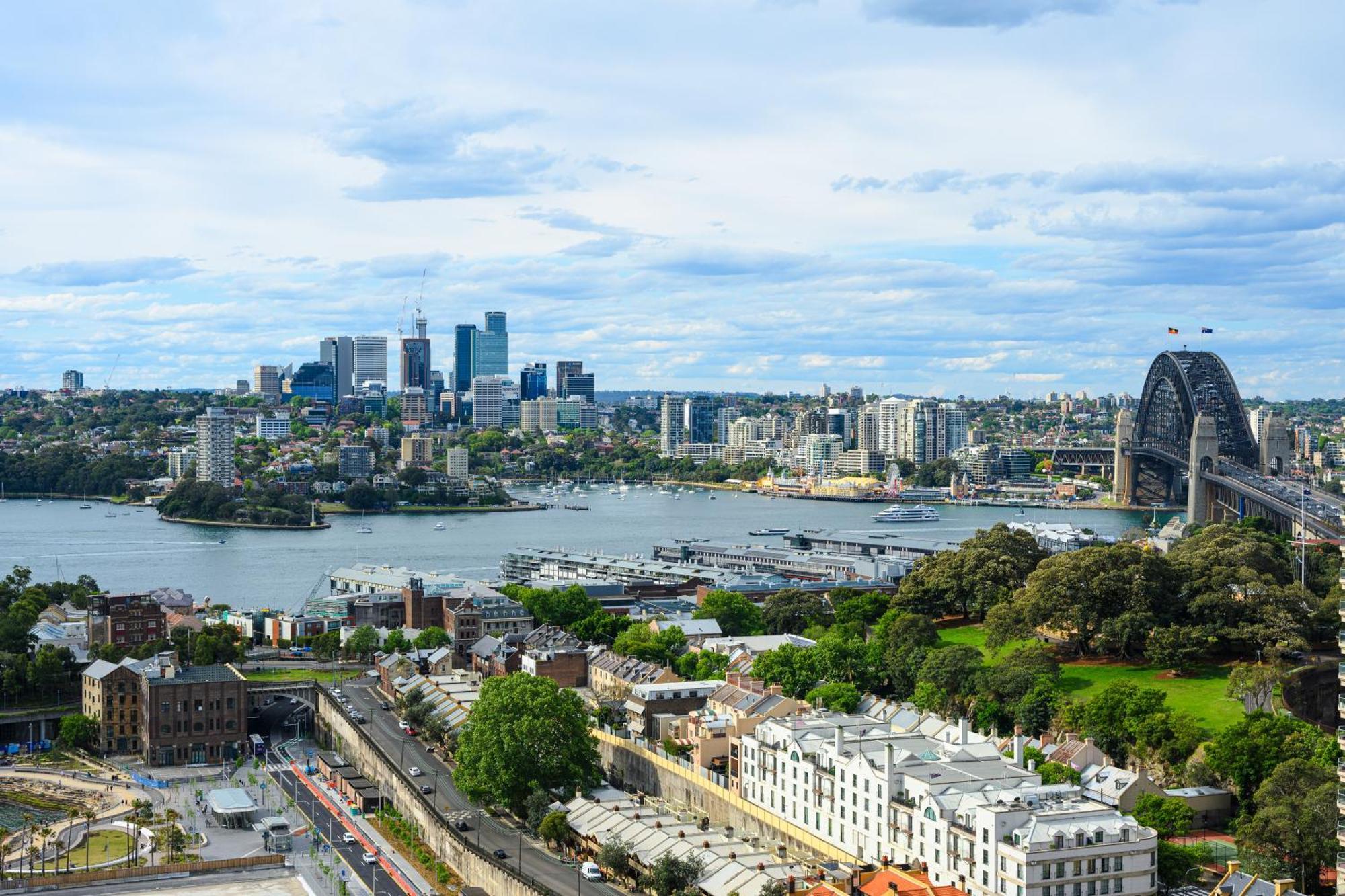 Waterfront Cbd Luxury 3br View & 2 Parkings Apartment Sydney