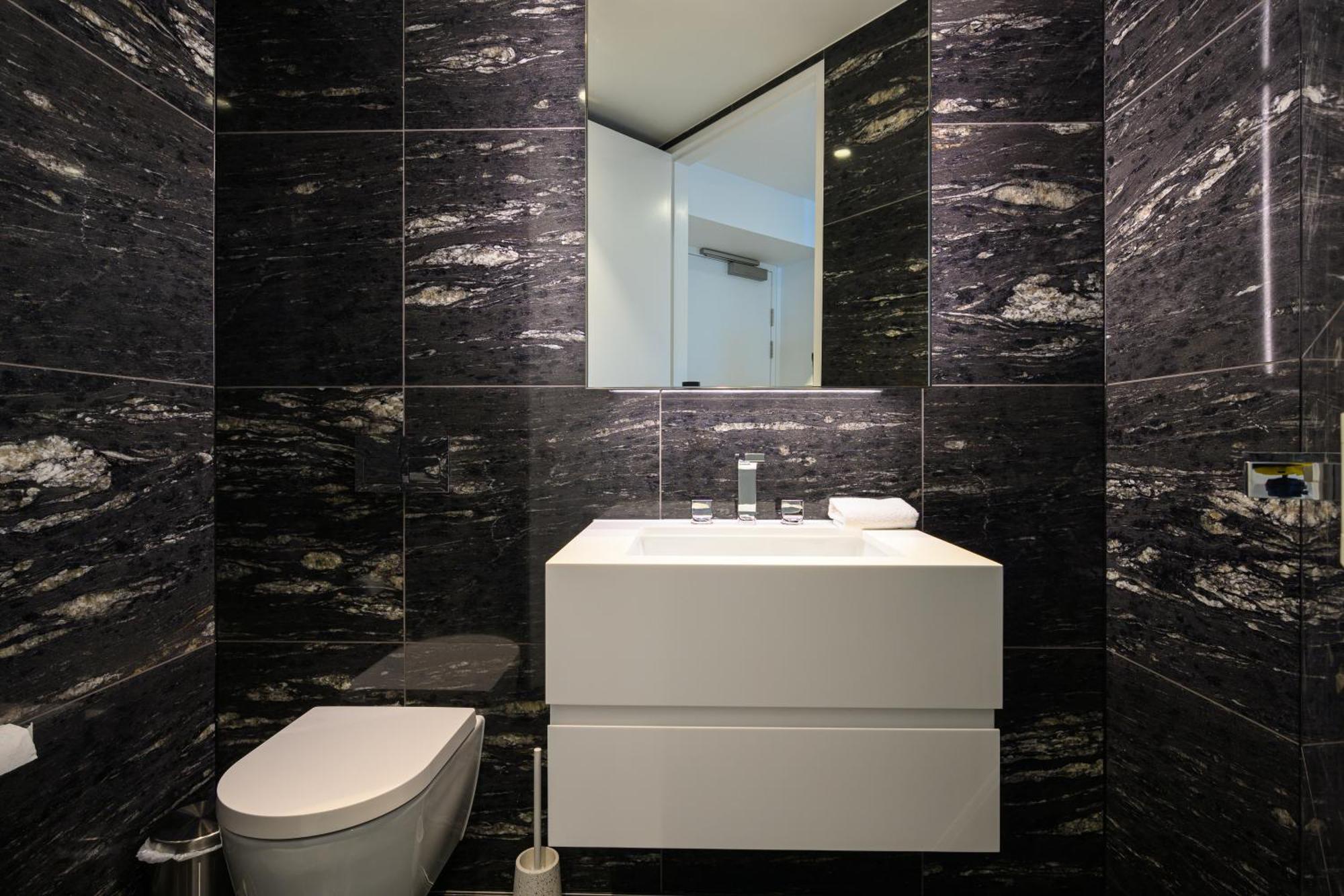 Waterfront Cbd Luxury 3br View & 2 Parkings Sydney