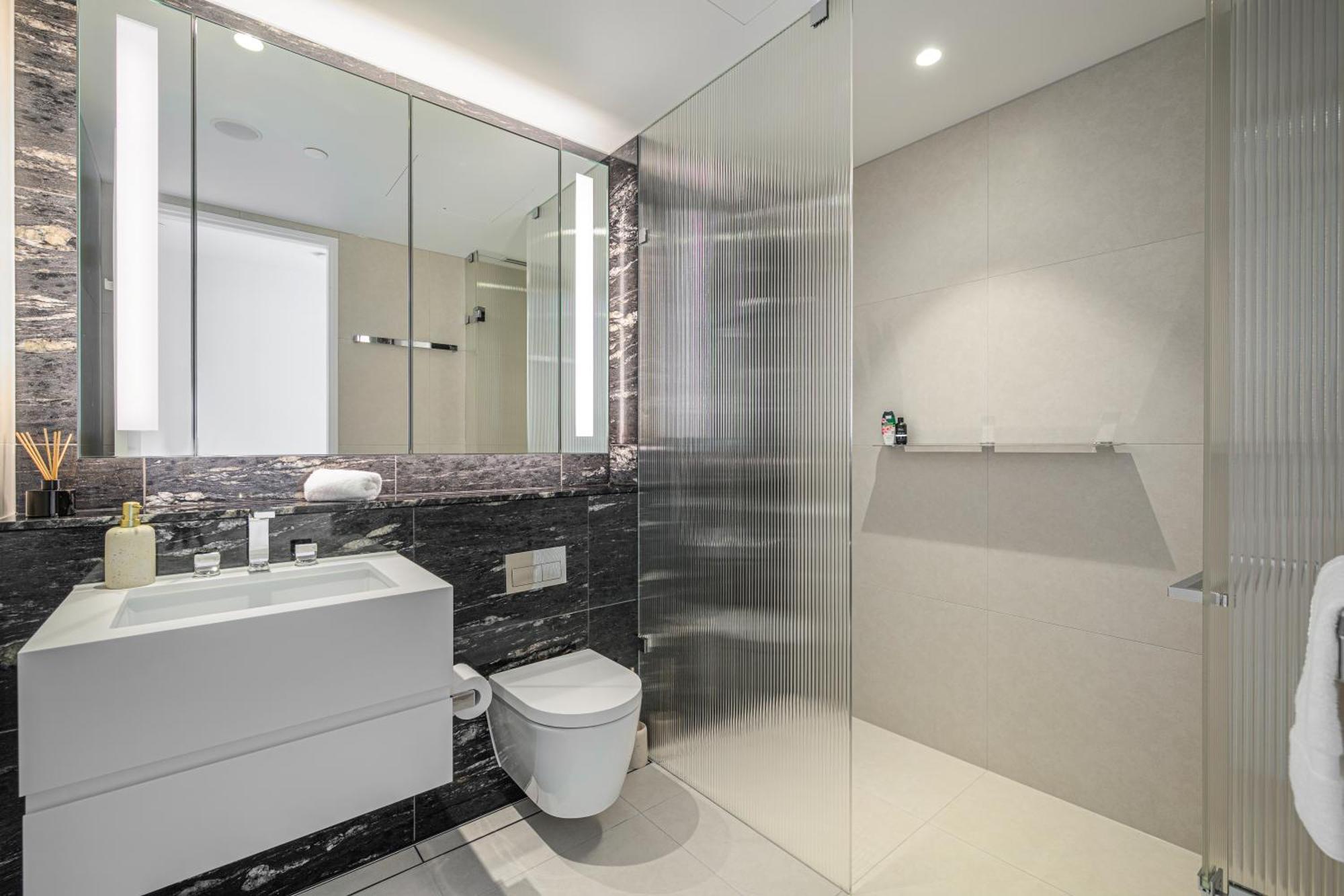 Waterfront Cbd Luxury 3br View & 2 Parkings * Sydney