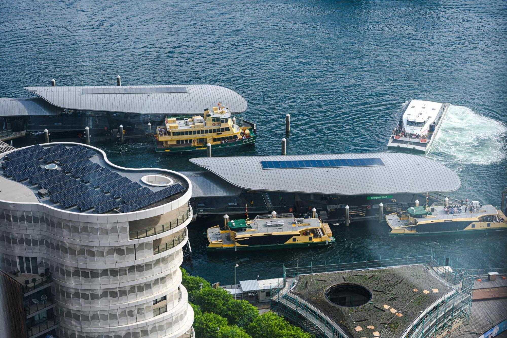Waterfront Cbd Luxury 3br View & 2 Parkings Apartment *