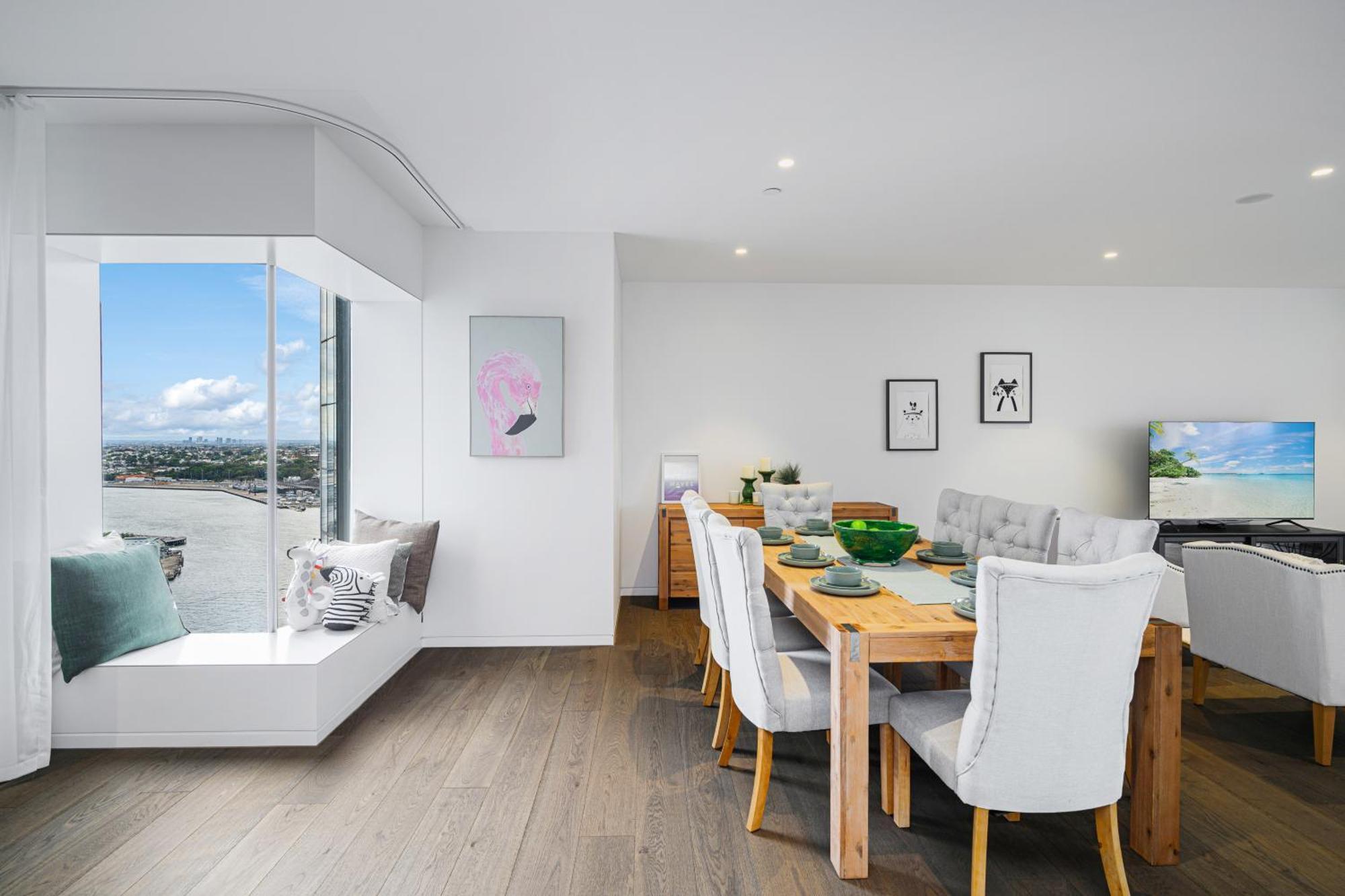 Waterfront Cbd Luxury 3br View & 2 Parkings