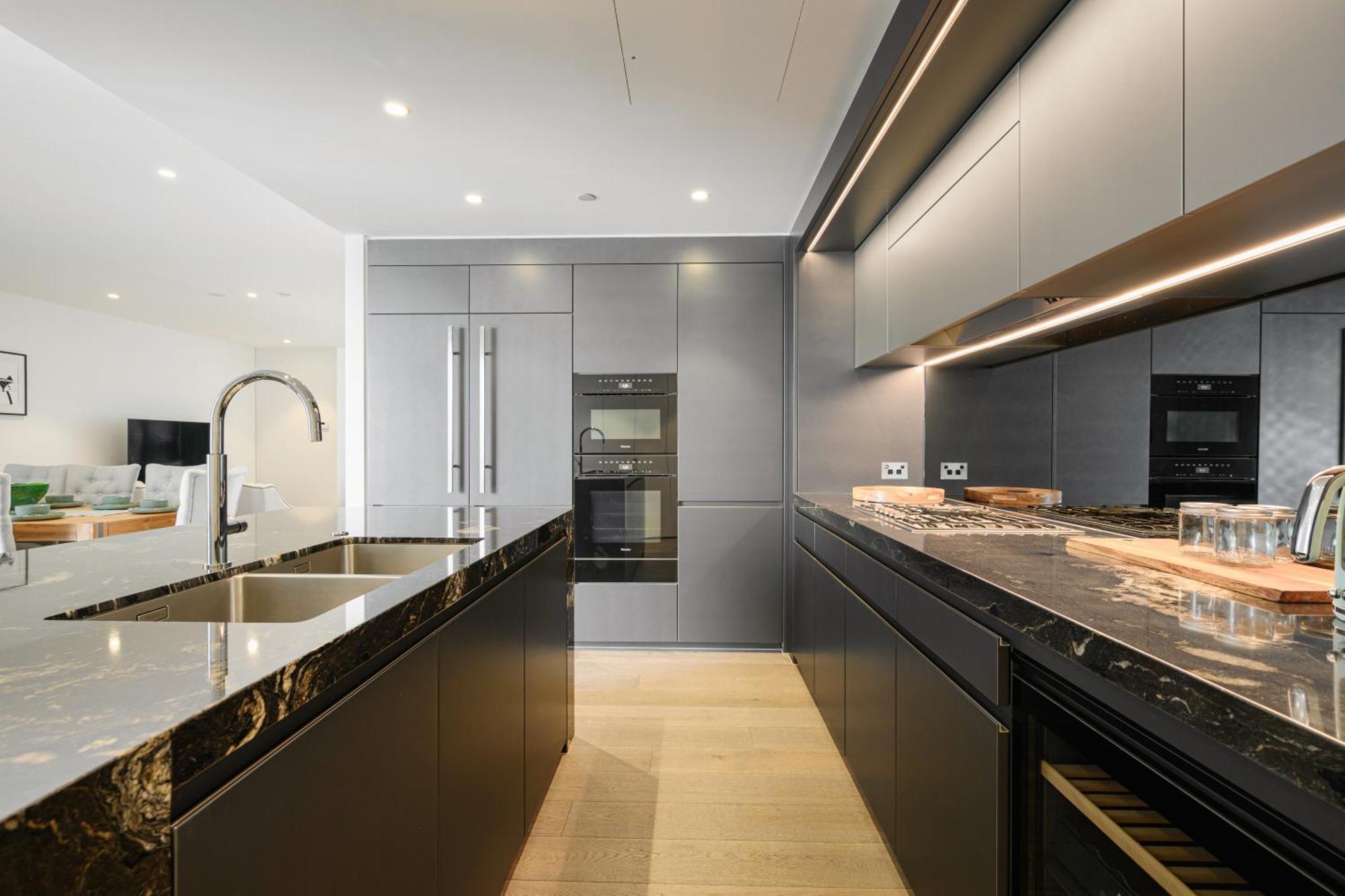 Waterfront Cbd Luxury 3br View & 2 Parkings *